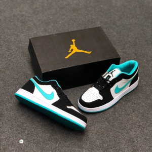 Air Jordan 1 Tropical Twist (Low Neck)